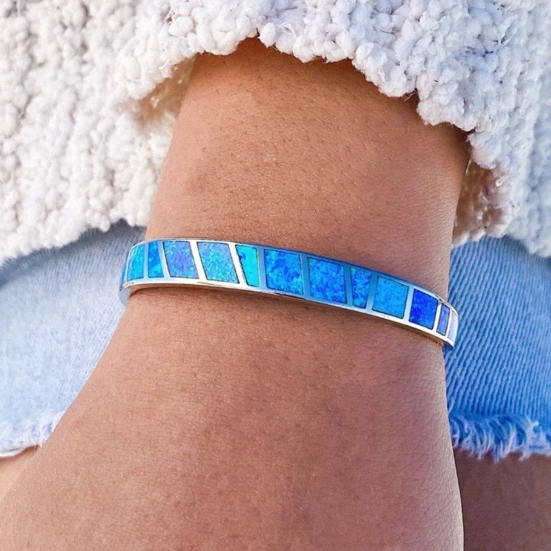 Blå og Sølv Opal Armbånd