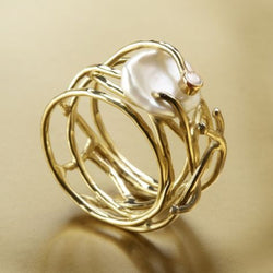 Dünner guld- og perle ring