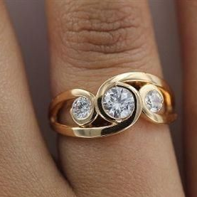 Vintage indlagt zirconia spiral guldring